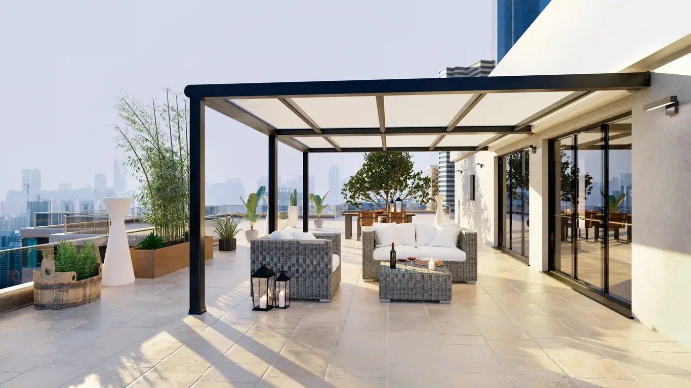 Photo d'une terrasse aménagée d'un appartement parisien (pergola, végétalisation, mobilier, ombrage), utilisée pour l'article Building Partners. Crédits iStock : karelnoppe. Référence de la photo : 1385741238.