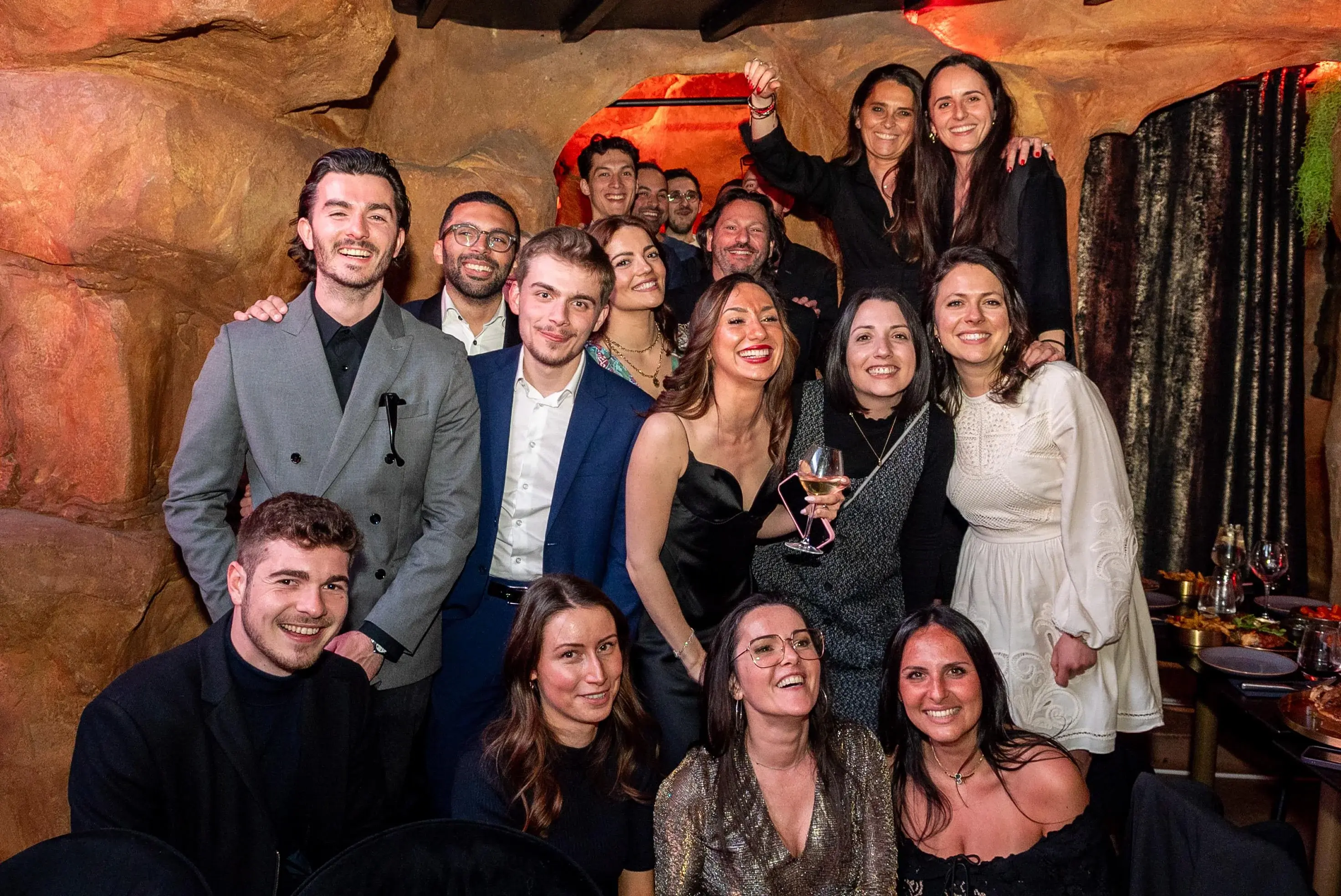 Photo de groupe de l'édition 2025 de "Best Partners" de Building Partners récompensant ses plus beaux talents.