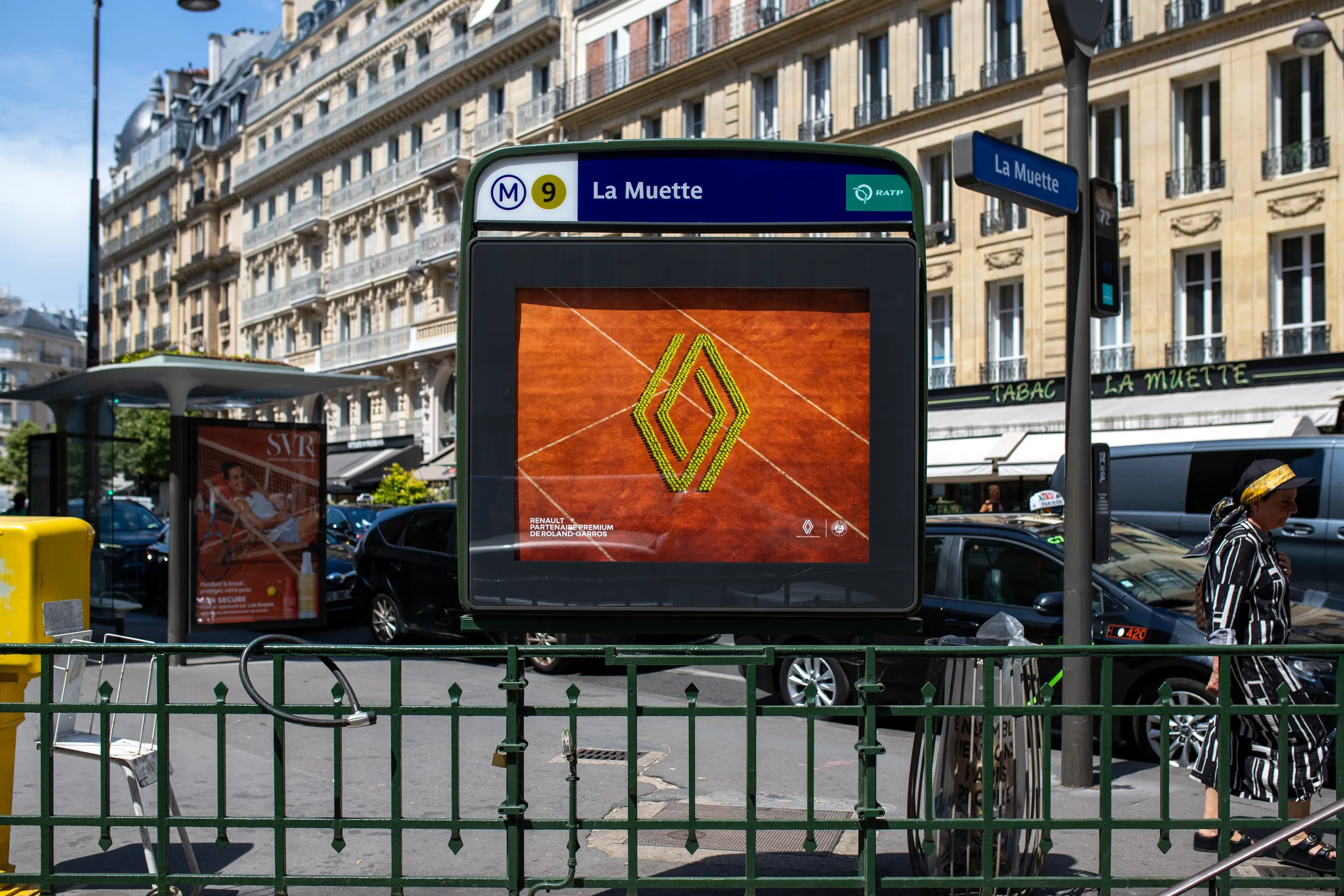 Bouche de métro La Muette